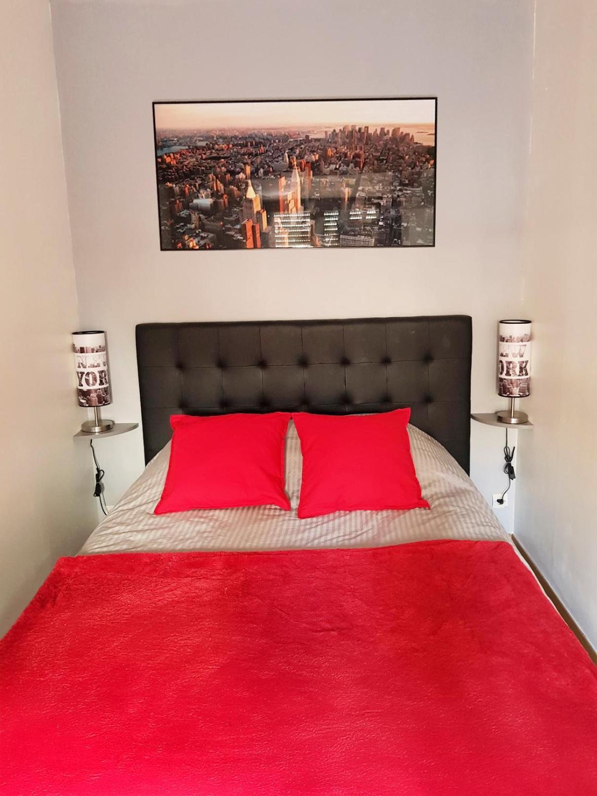Elegance & Confort - Appart Pres Caves Au Coeur De แร็งส์ ภายนอก รูปภาพ